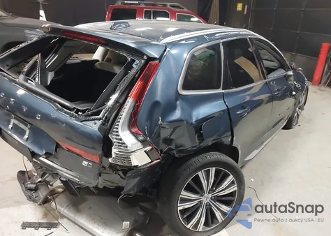 2023 Volvo Xc60 B5 Plus Bright Theme z USA, uszkodzony, nr VIN YV4L12RN4P1331539